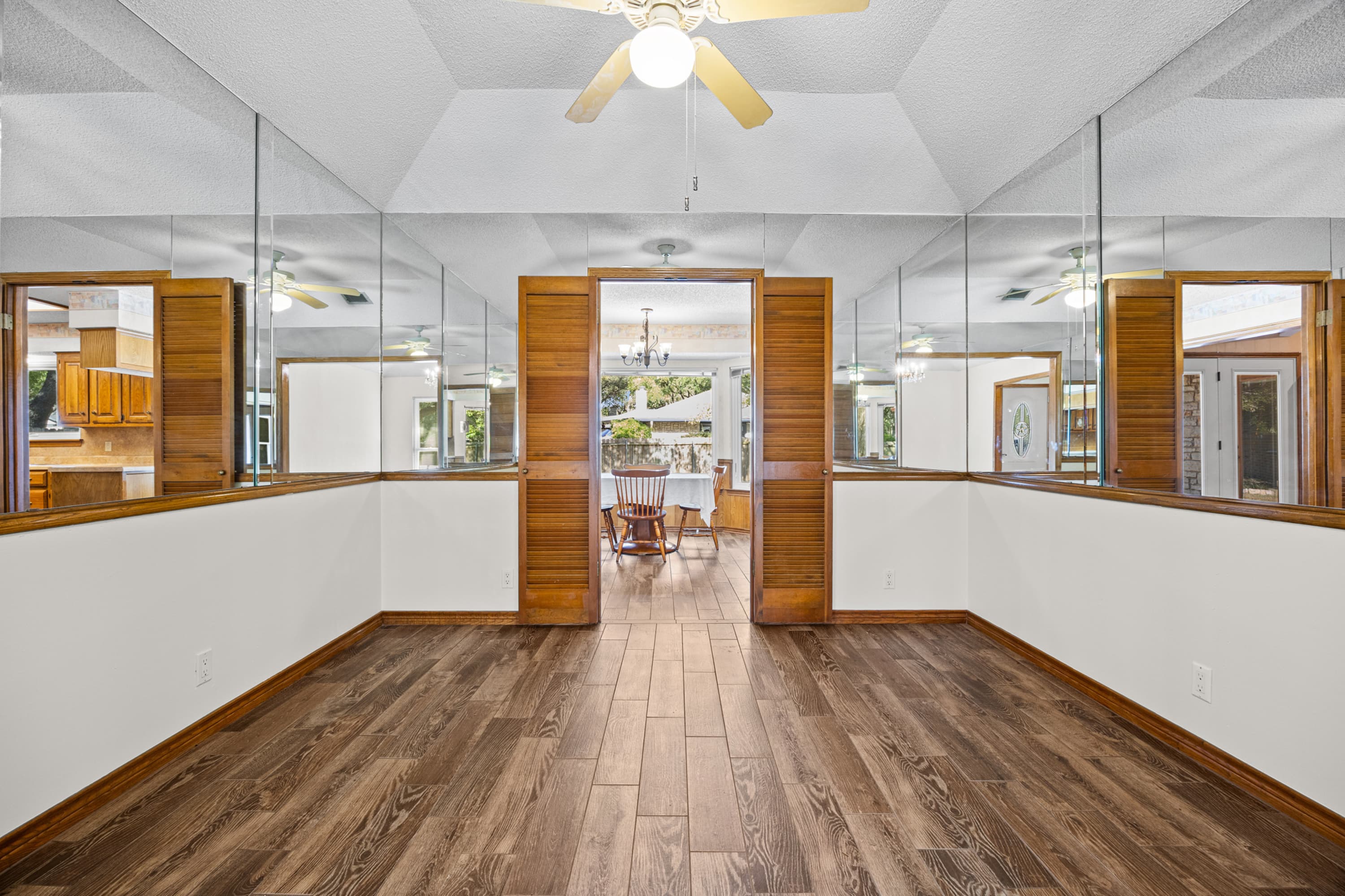 11006 Brodie Ln - Thumbnail 9