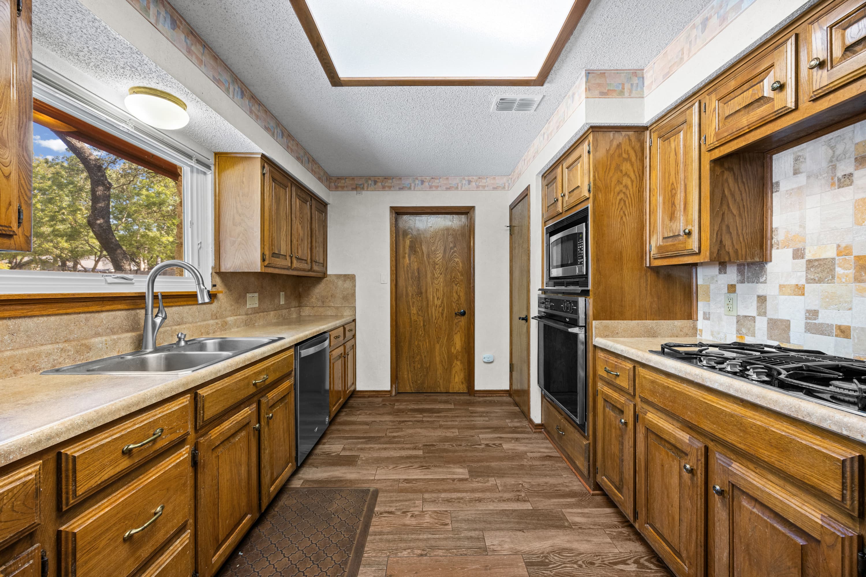 11006 Brodie Ln - Thumbnail 10