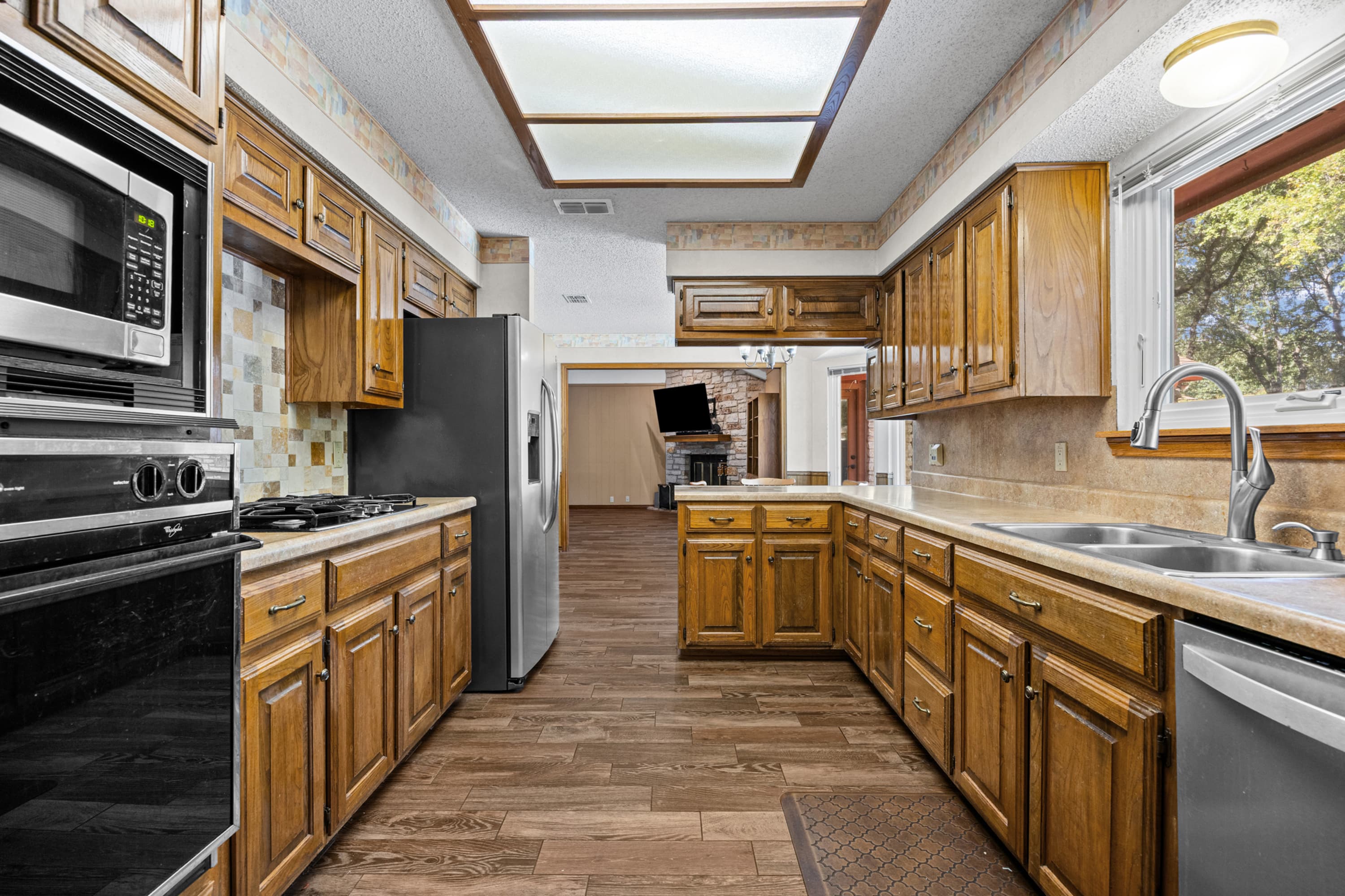 11006 Brodie Ln - Thumbnail 11