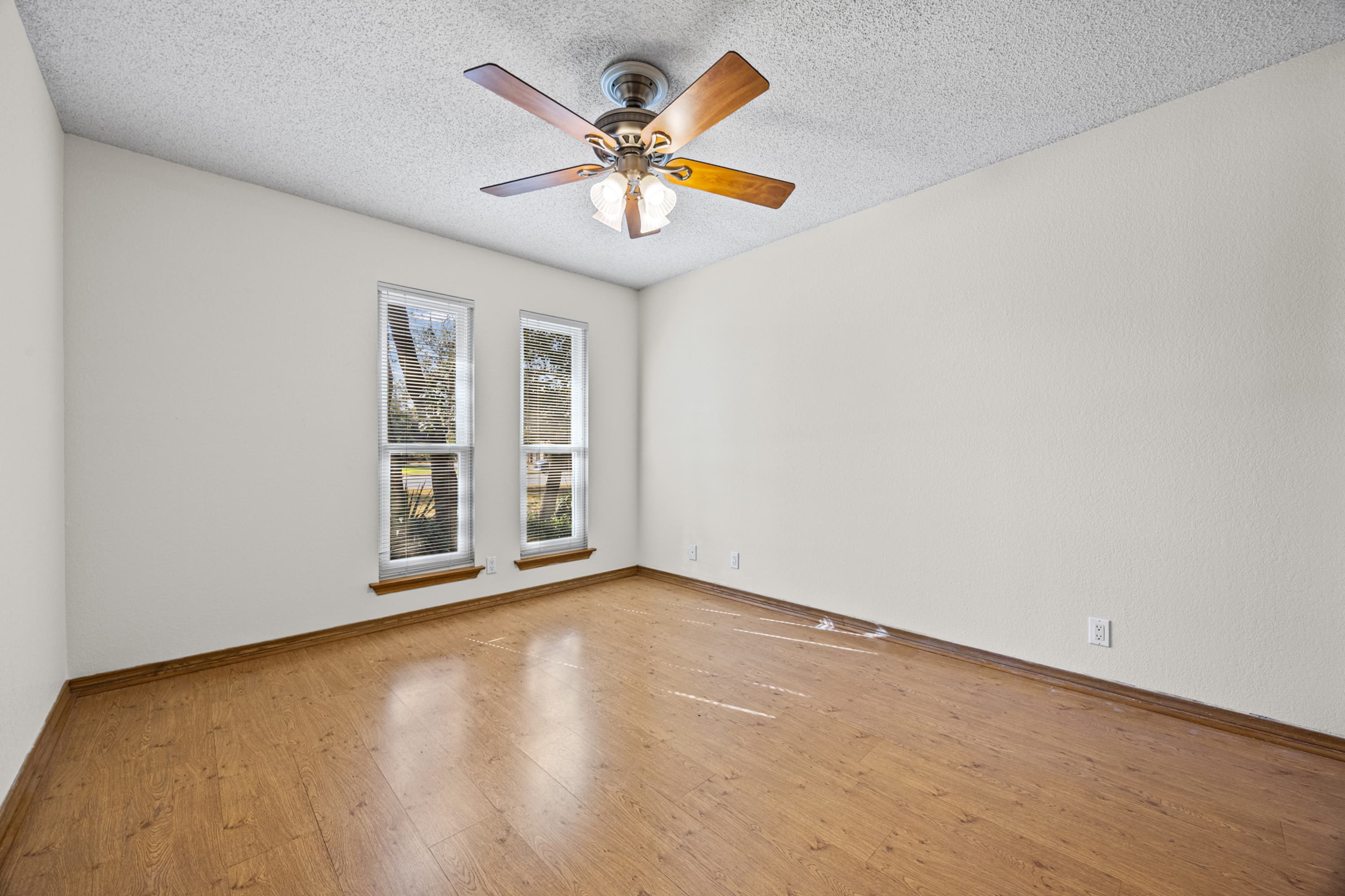 11006 Brodie Ln - Thumbnail 22