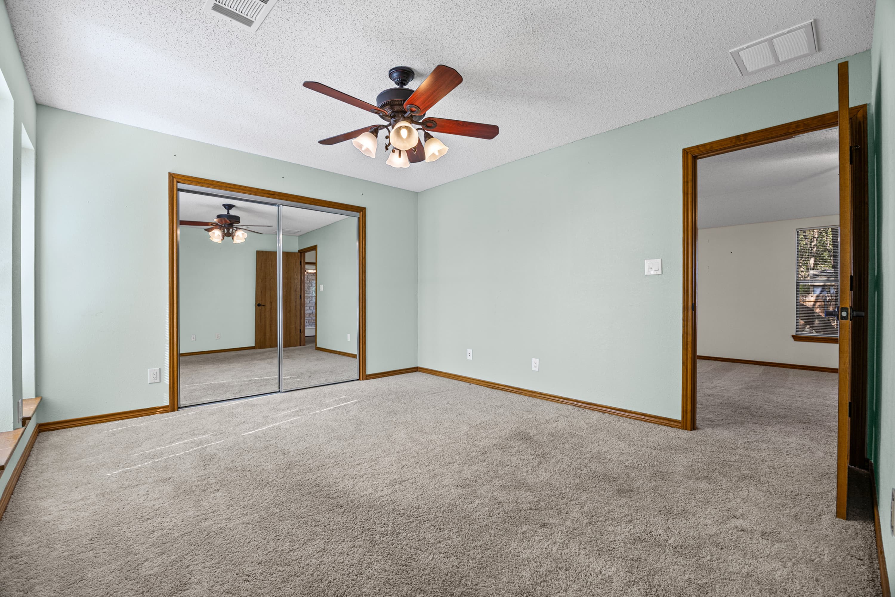 11006 Brodie Ln - Thumbnail 32
