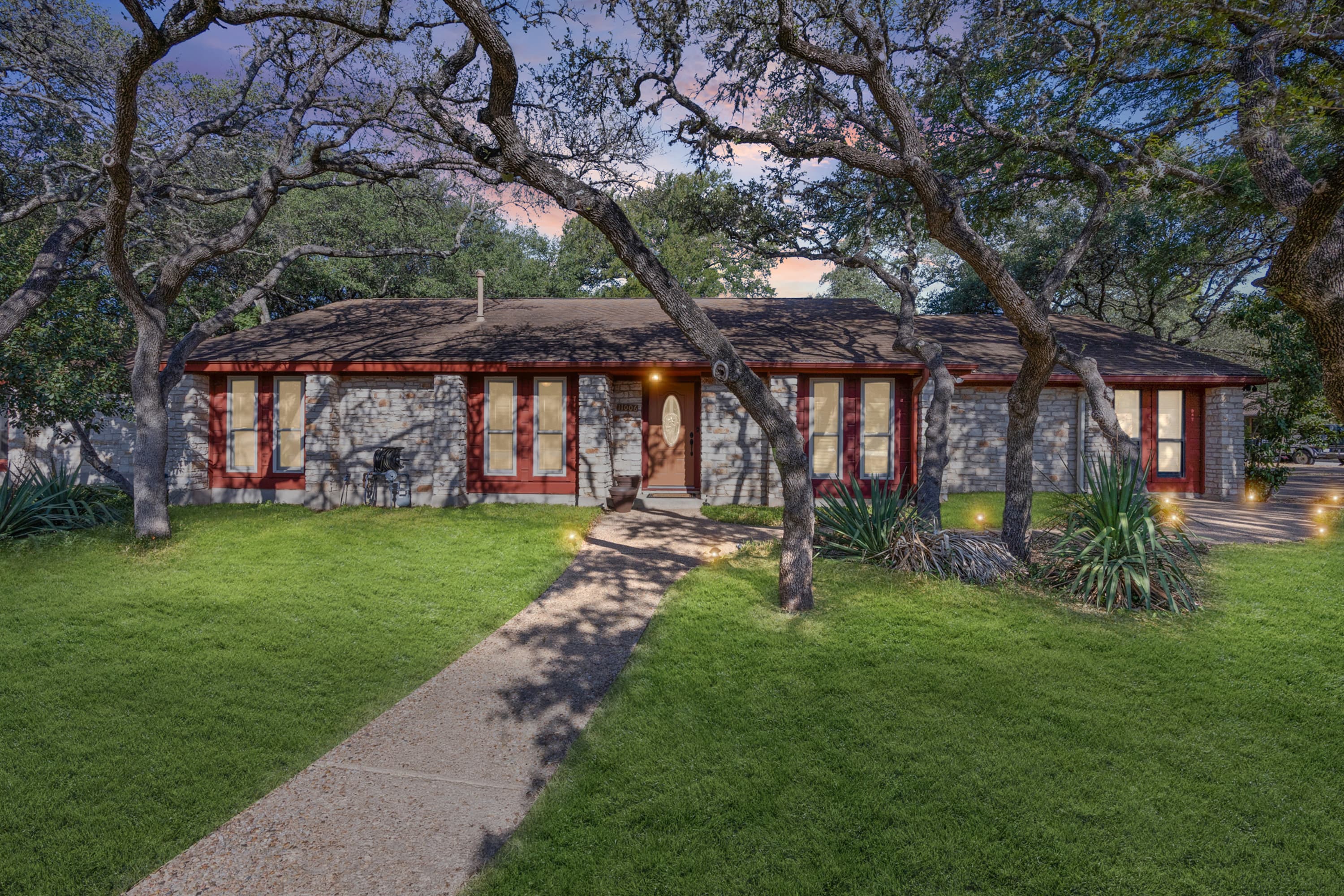 11006 Brodie Ln - Thumbnail 39