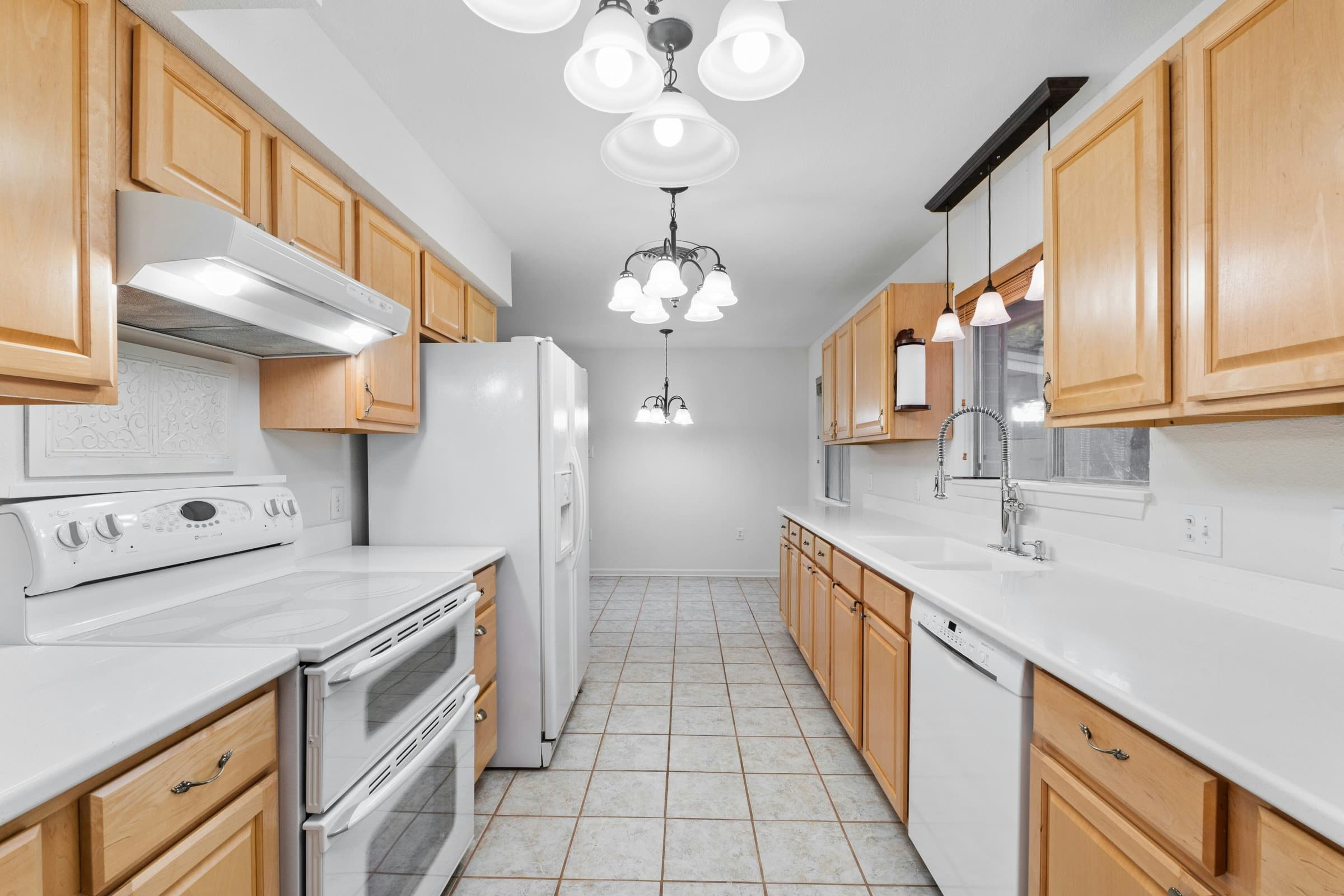 6201 Oakclaire Dr - Thumbnail 4