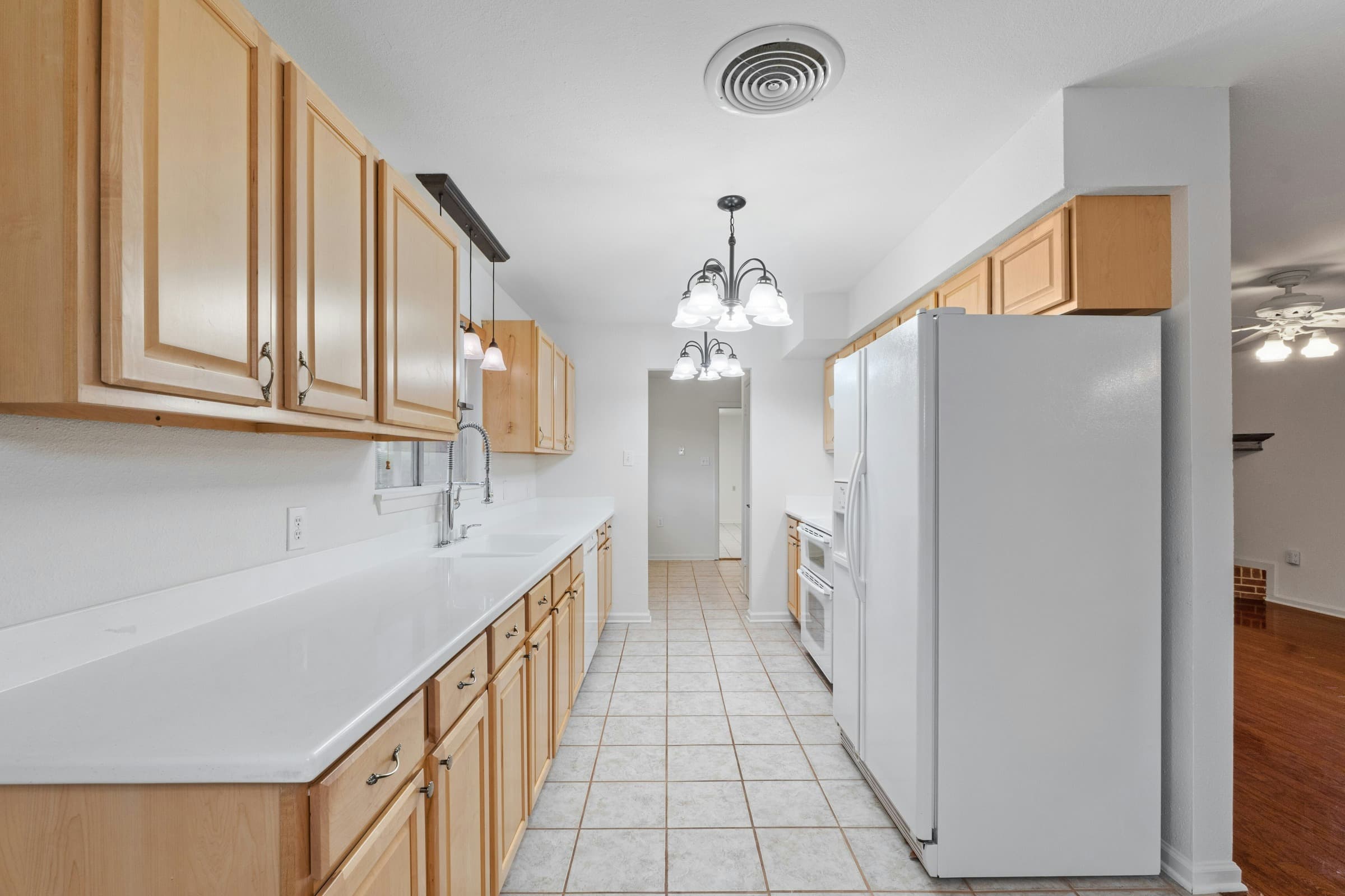 6201 Oakclaire Dr - Thumbnail 5