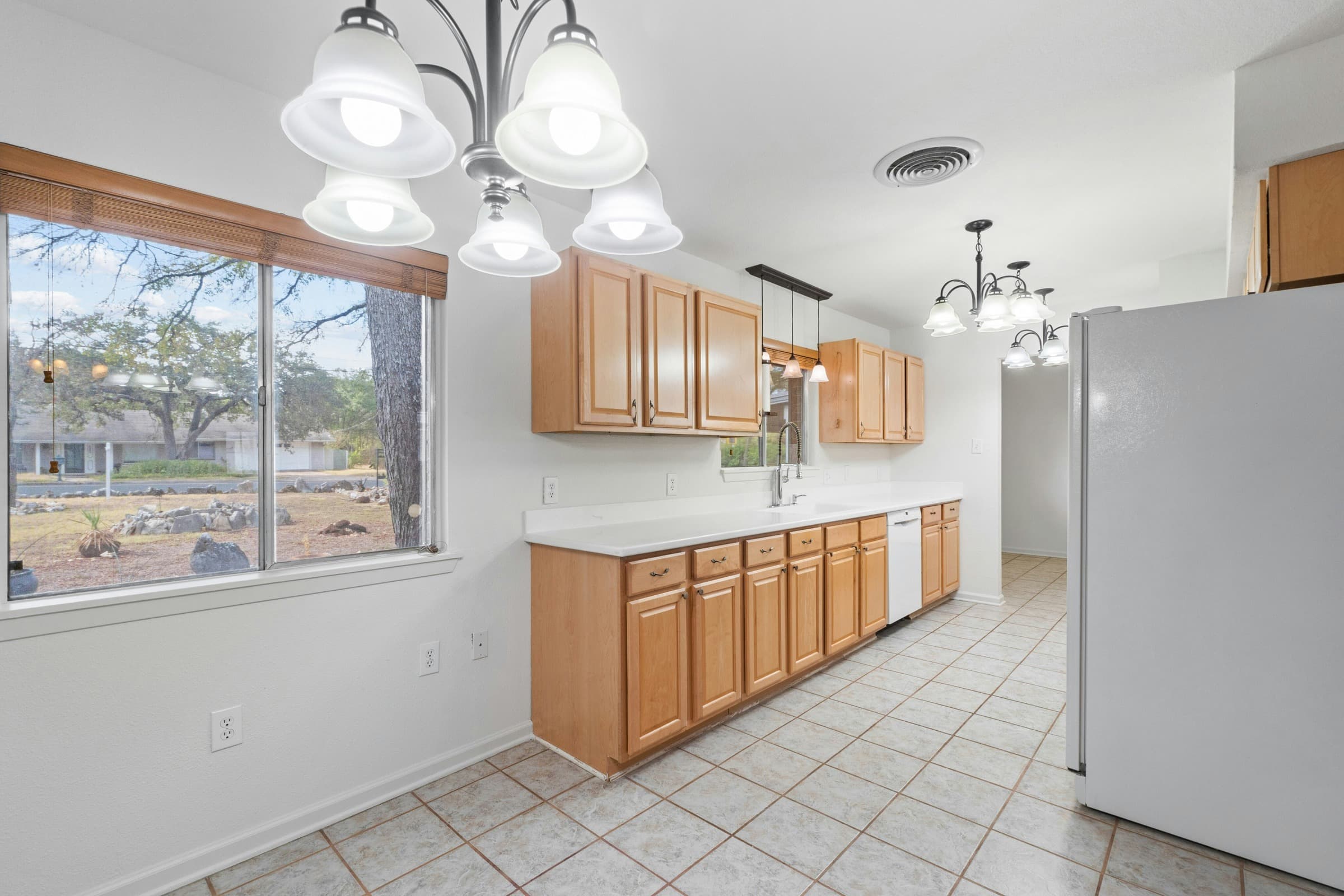 6201 Oakclaire Dr - Thumbnail 7