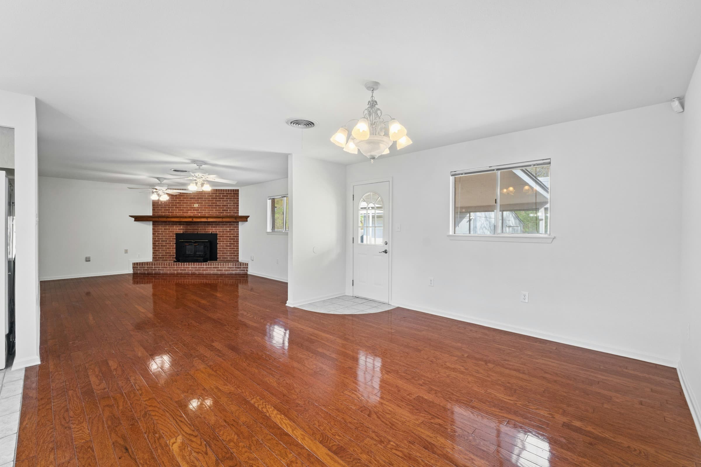 6201 Oakclaire Dr - Thumbnail 13