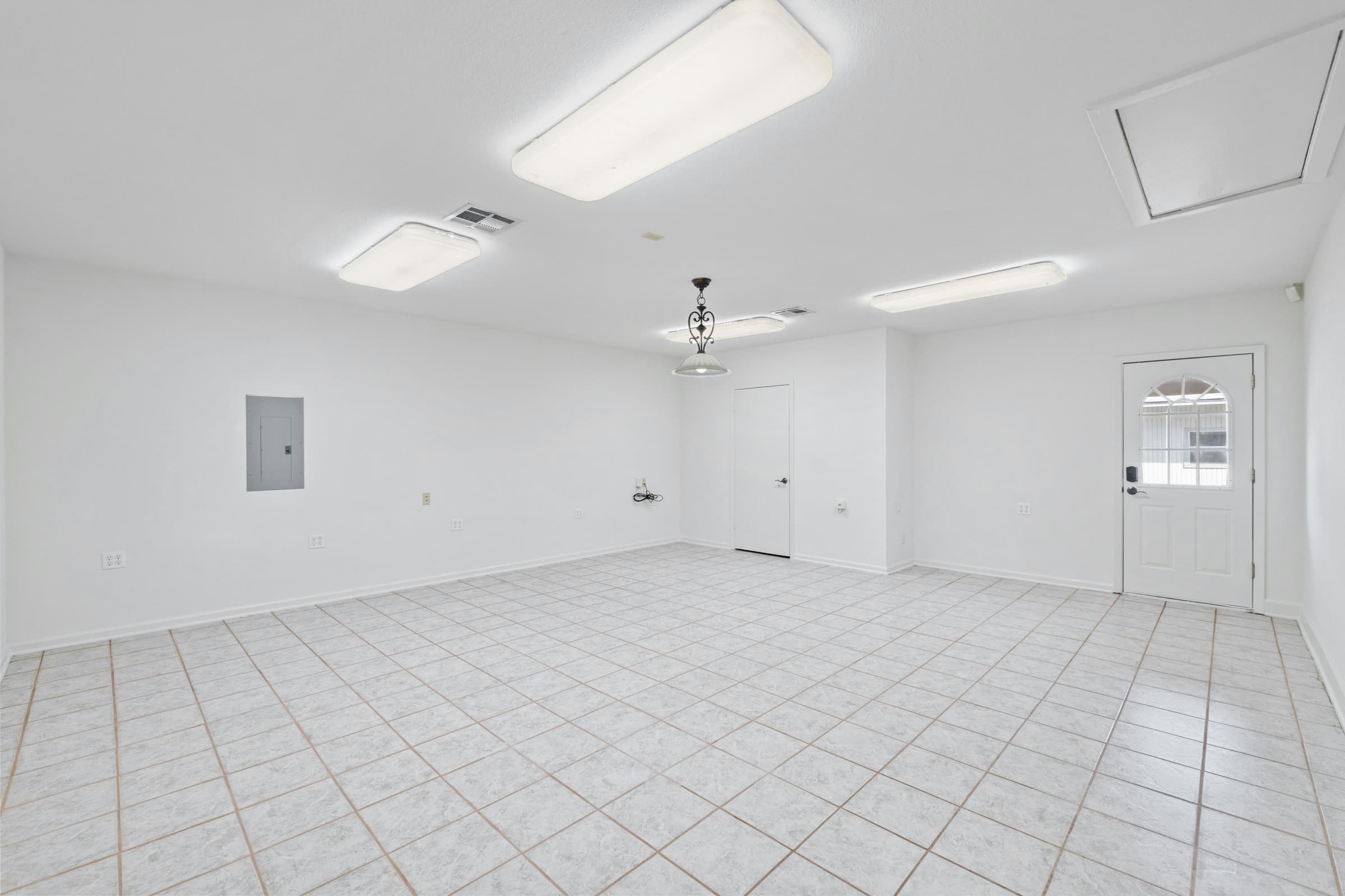 6201 Oakclaire Dr - Thumbnail 14