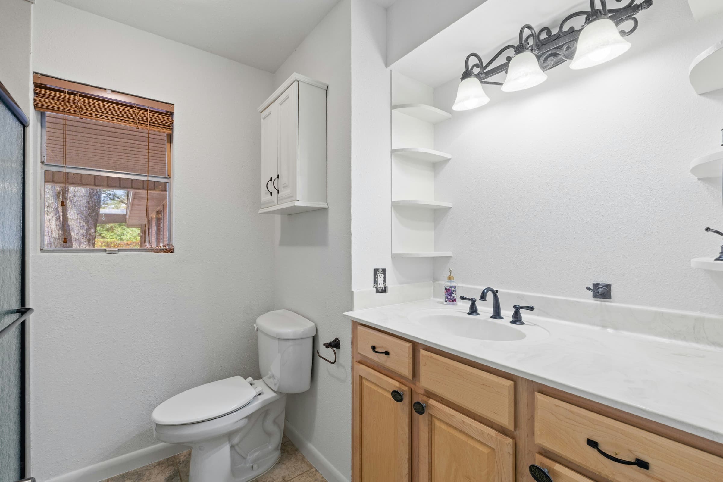 6201 Oakclaire Dr - Thumbnail 21