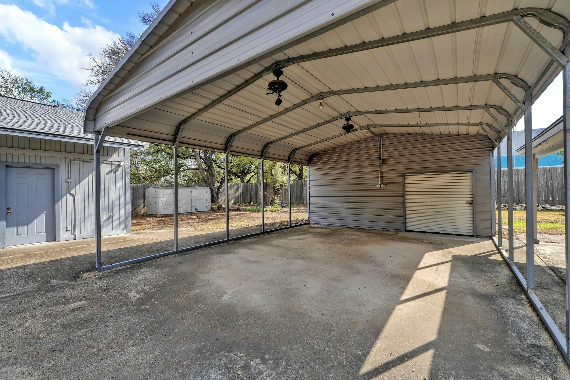 6201 Oakclaire Dr - Thumbnail 26