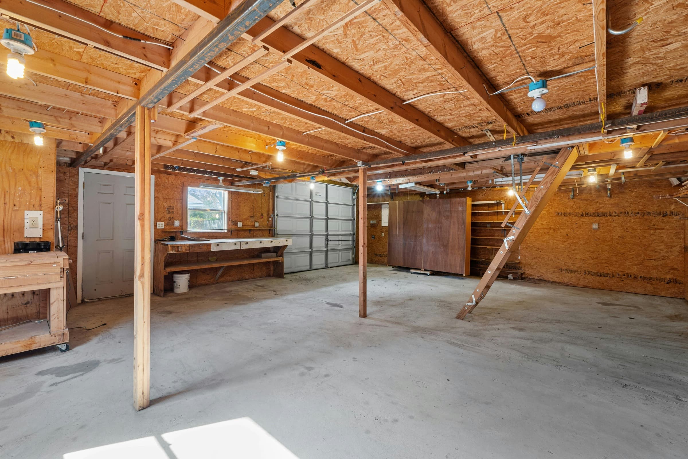 6201 Oakclaire Dr - Thumbnail 30